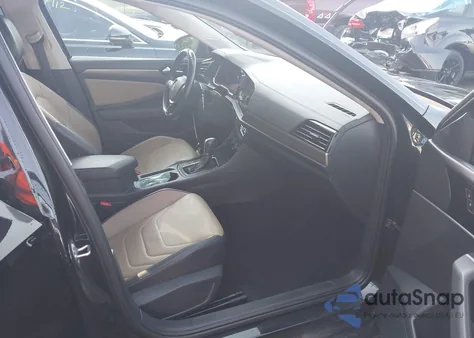 2019 Volkswagen Jetta 1.4T Sel Premium z USA, uszkodzony, nr VIN 3VWG57BU2KM007893